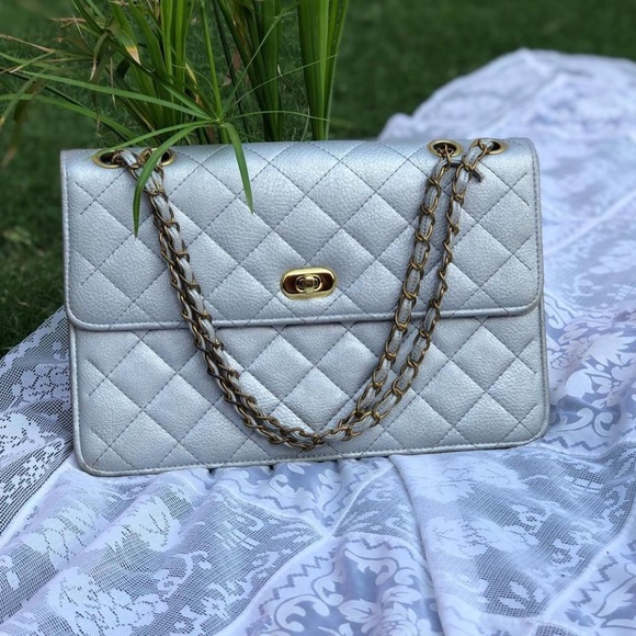 Handbags - Quilted Silver Party Bag 💫